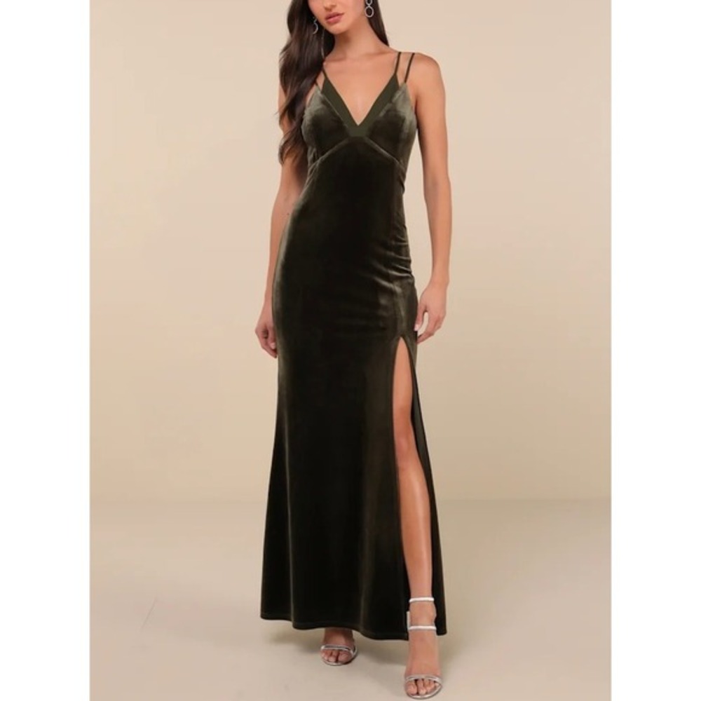 NWT Lulus Immensely Glam Olive Green Velvet Backless Maxi Dress‎ XS